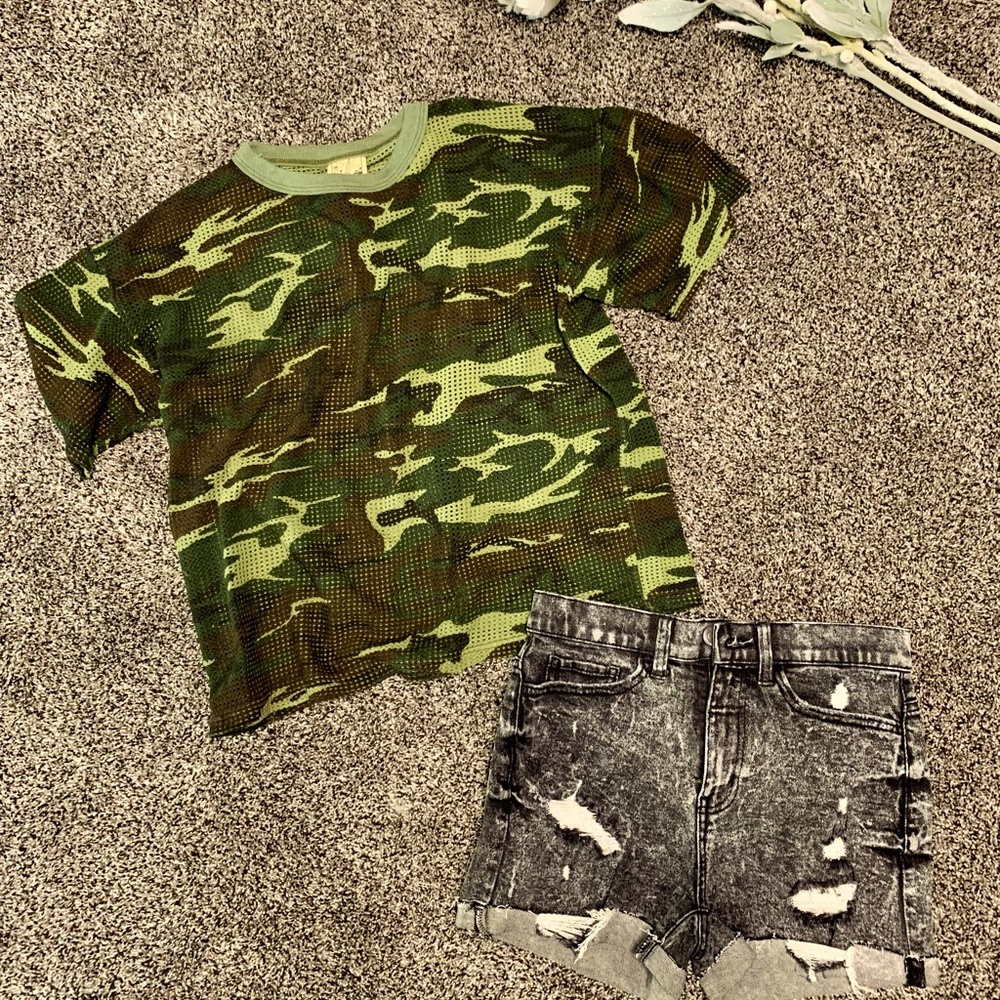 Vintage Crop Mesh Camo Shirt size L